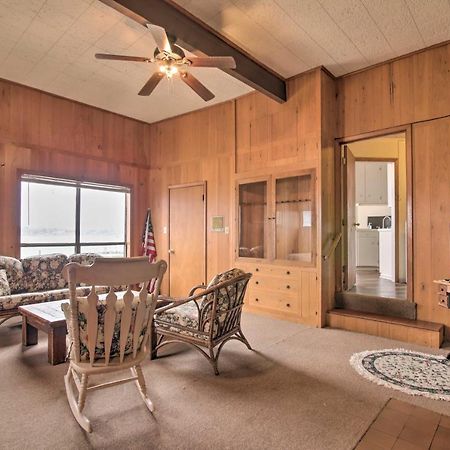 Rustic Lake Buchanan Hideaway With Game Room And Grill Tow Εξωτερικό φωτογραφία