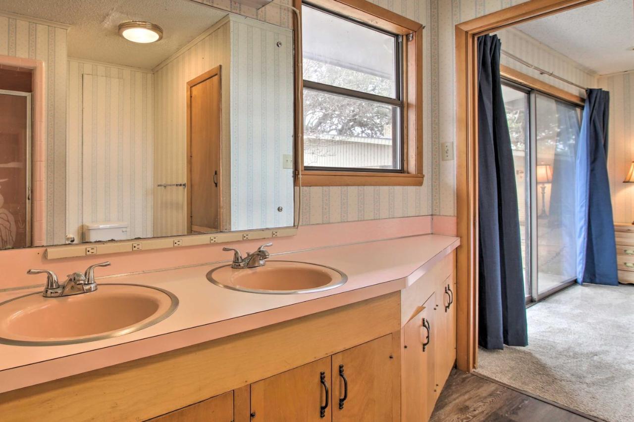 Rustic Lake Buchanan Hideaway With Game Room And Grill Tow Εξωτερικό φωτογραφία
