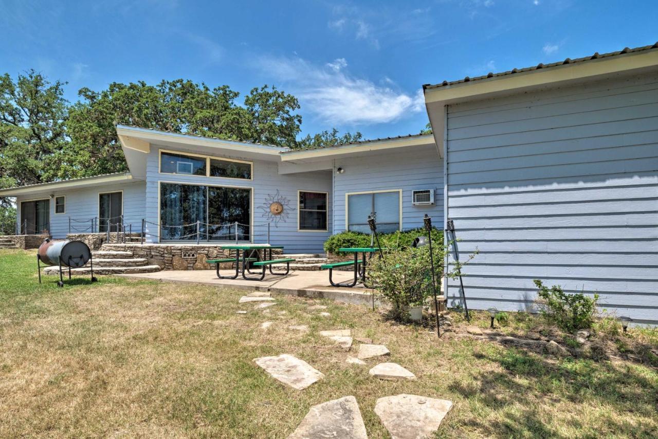 Rustic Lake Buchanan Hideaway With Game Room And Grill Tow Εξωτερικό φωτογραφία